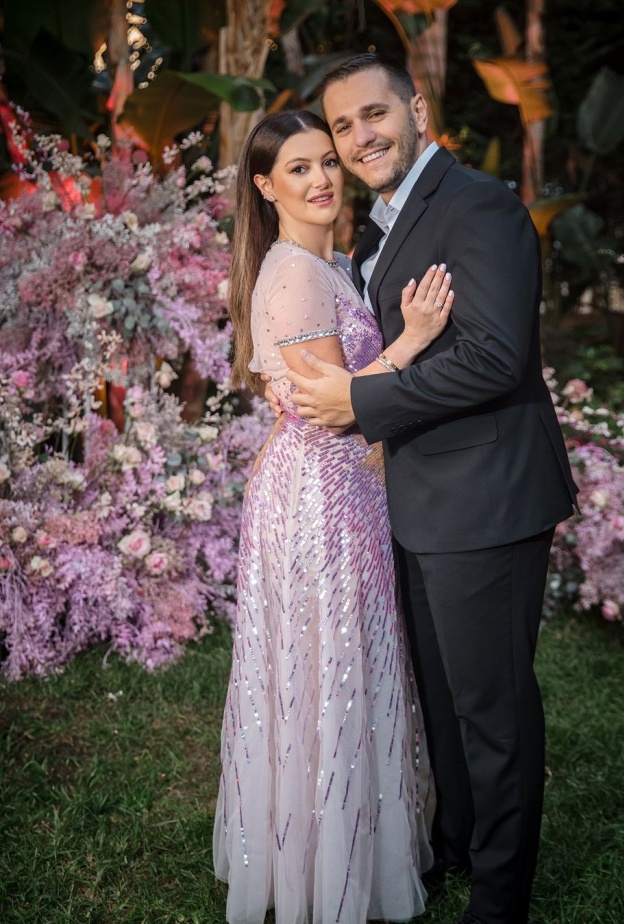 هذه أبرز تصاميم مجوهرات دانا الحلاني العصرية اللافتة بعد إعلان خطوبتها