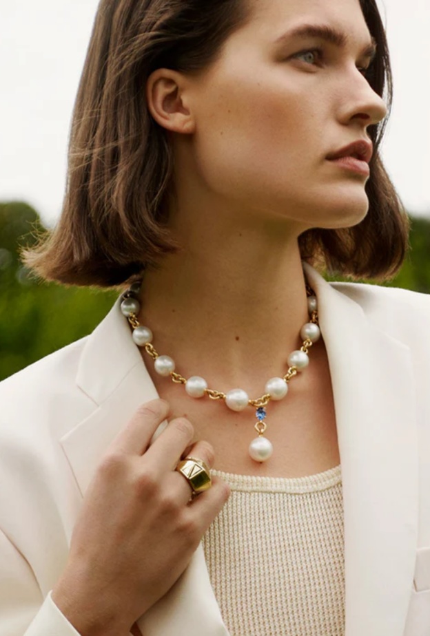 عقد مرصّع باللؤلؤ من فيردورا Verdura