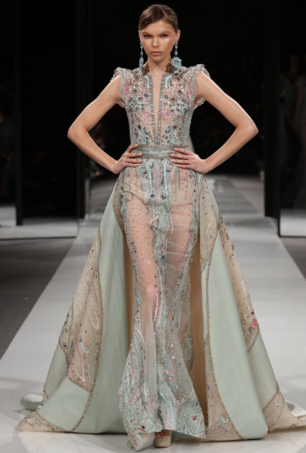 فستان مطرّز وشفاف من زياد نكد