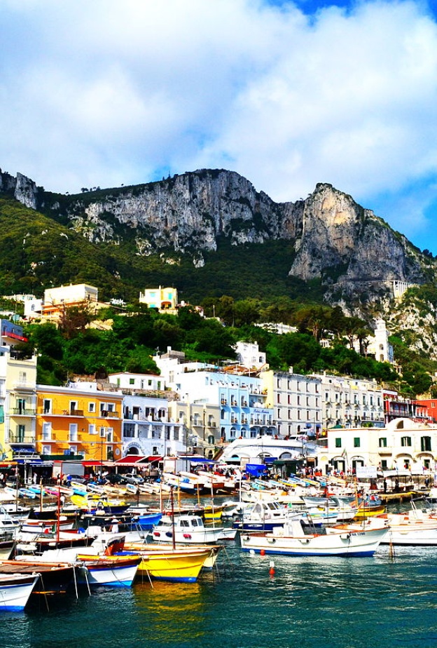 كابري من أجمل وجهات شاطئية ايطالية لصيف 2024 بواسطة JonathanHeu