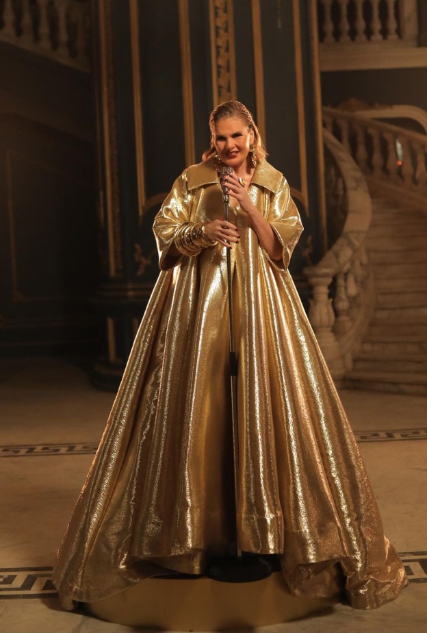 النجمة يسرا