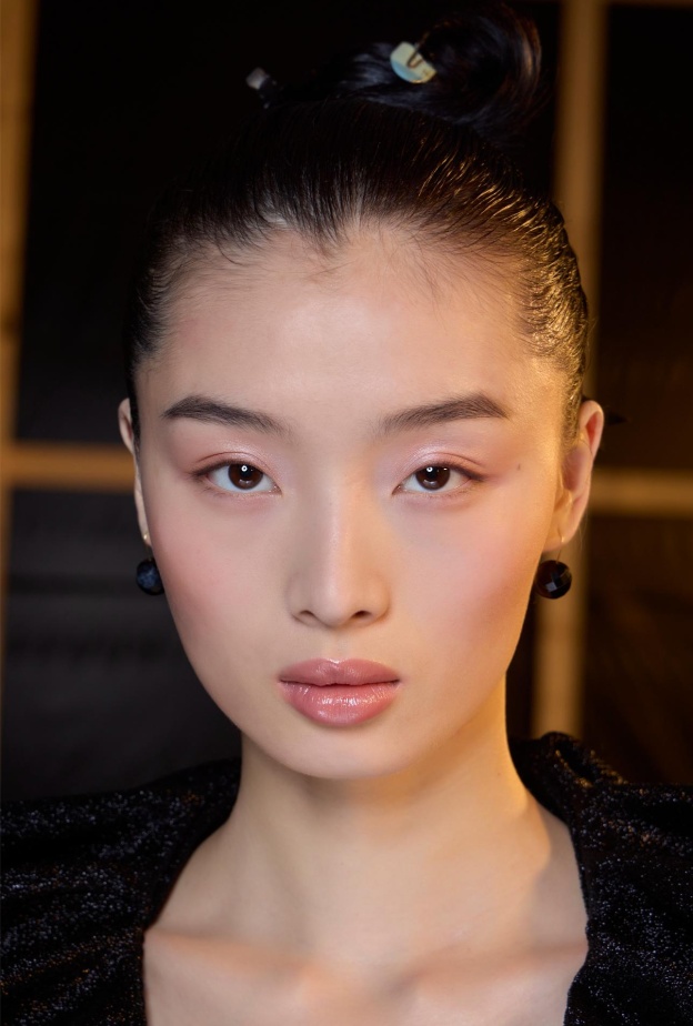 اكتشفي سر الكوريين لبشرة خالية من العيوب ب10 خطوات فقط