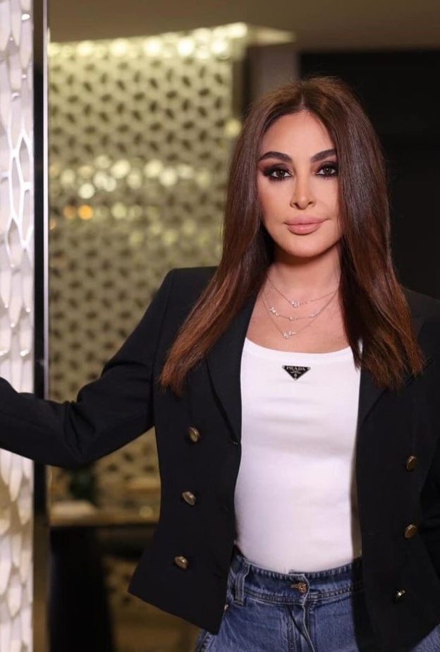 تسريحات شعر كلاسيكية تشتهر بها إليسا في معظم حفلاتها..إليك أجملها وطرق تطبيقها