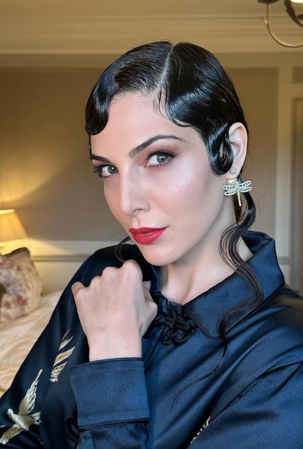 إطلالة رزان جمال بستايل عصري لافت