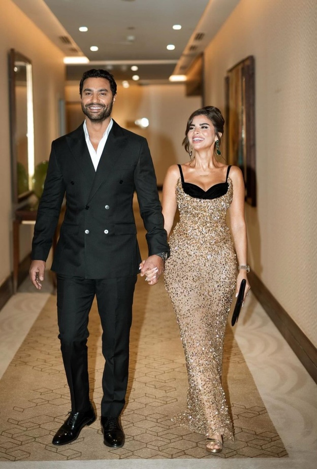 إطلالة دانيا البناوي مع زوجها كريم فهمي