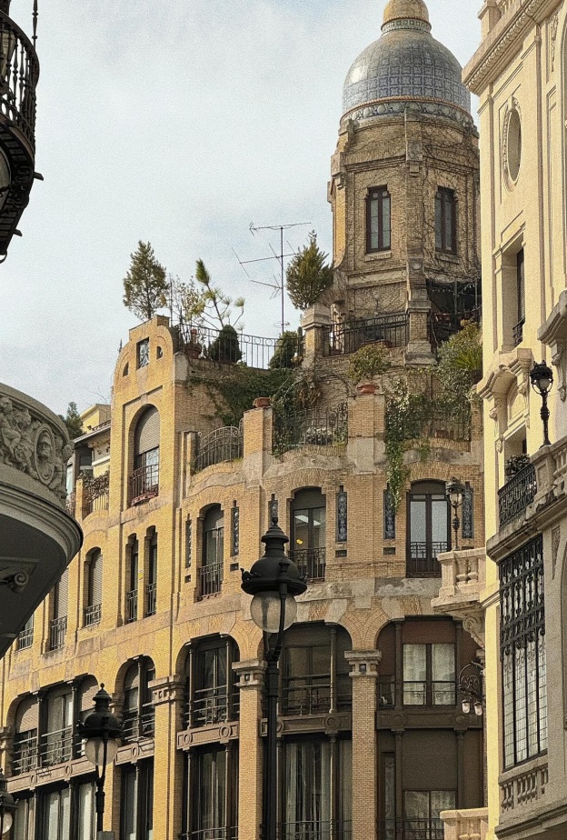 إضاءات على مشهد الفنون الغني في مدريد: أفضل 5 تجارب تليق بعشاق الإبداع 