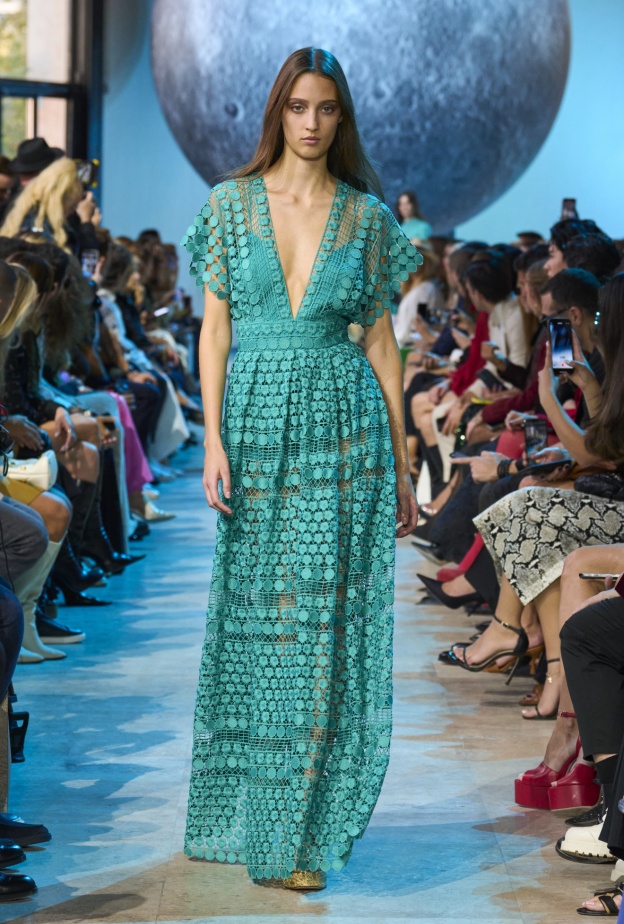 موضة التخريمات العصرية أبعد ما يكون عن الستايلات الكلاسيكية