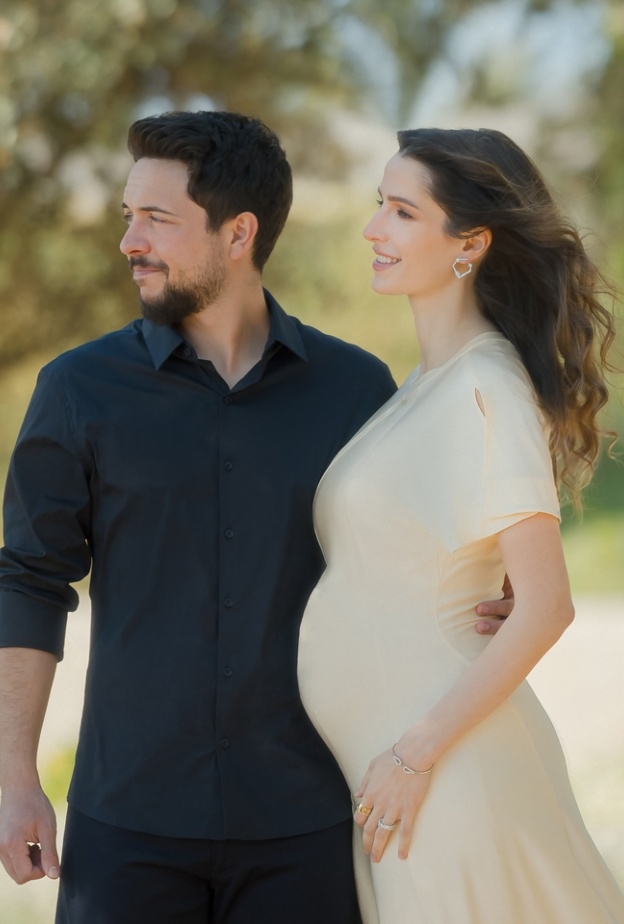 الملكة رانيا تهنئ الأمير الحسين بمناسبة عيد ميلاده