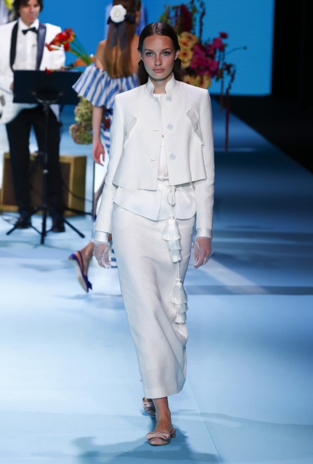 موضة التنانير البيضاء  في عيد الأضحى 2024