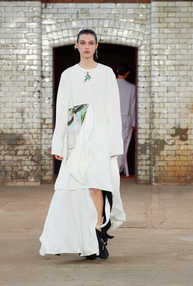 علامة القاسمي تستعدّ للعودة إلى أسبوع الموضة في لندن ومع تعاون جديد