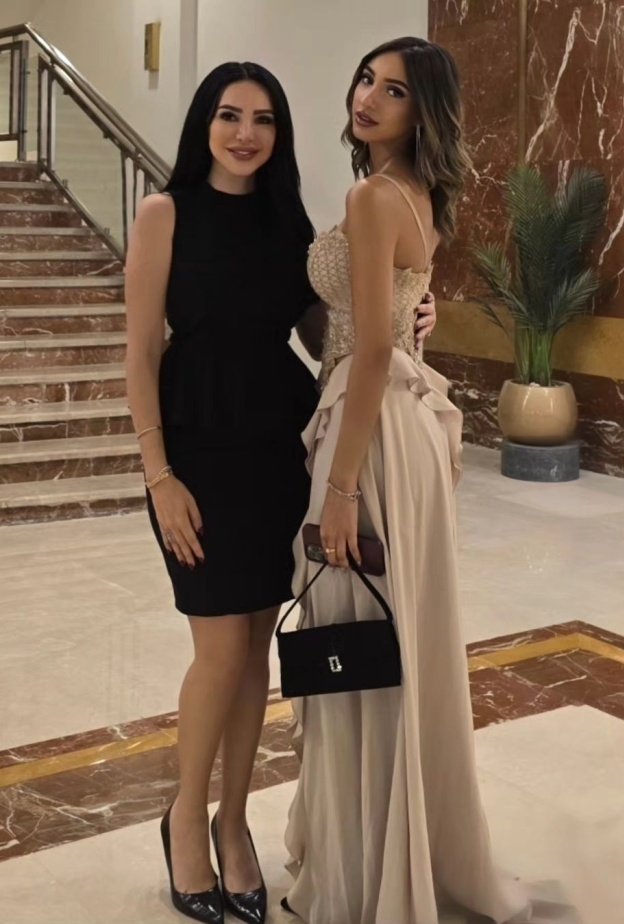 انجي علاء تحتفل بتخرج ابنتها جانا