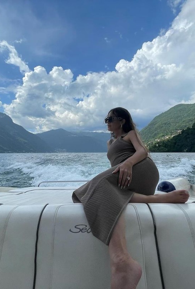 اجازة جميلة عوض في جزيرة كومو الإيطالية 