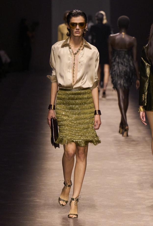 اردتداء القميص من الممكن أن ينقذ أناقتك في كل مرة