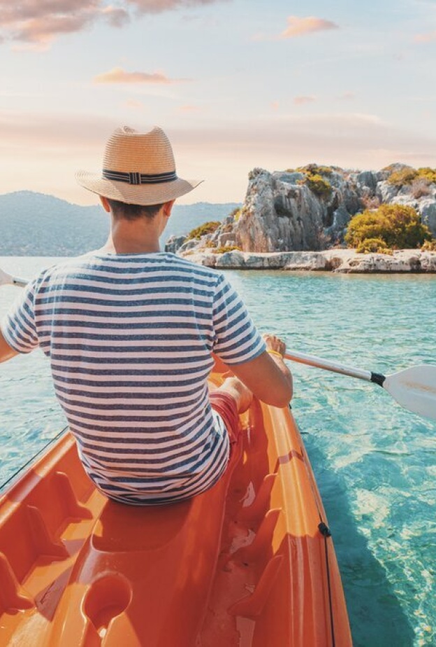 استكشاف ساحل اسكي لارا بواسطة قوارب الكاياك