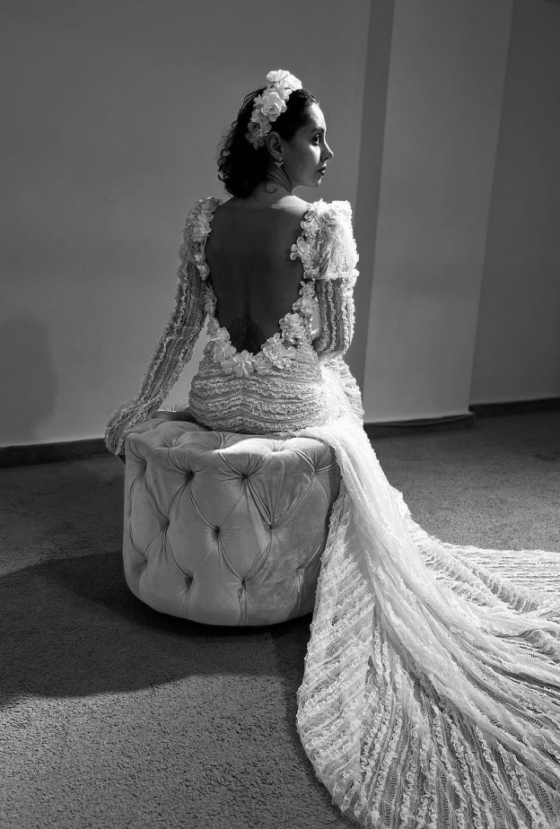 أطلت ياسمين رئيس يوم زفافها بفستان مميز من تصميم نور عزازي