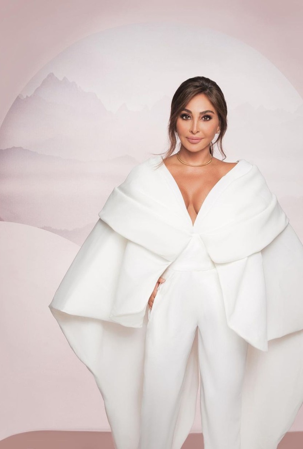 إليسا عروس كل المواسم...  استوحي منها لإطلالات زفاف ناعمة