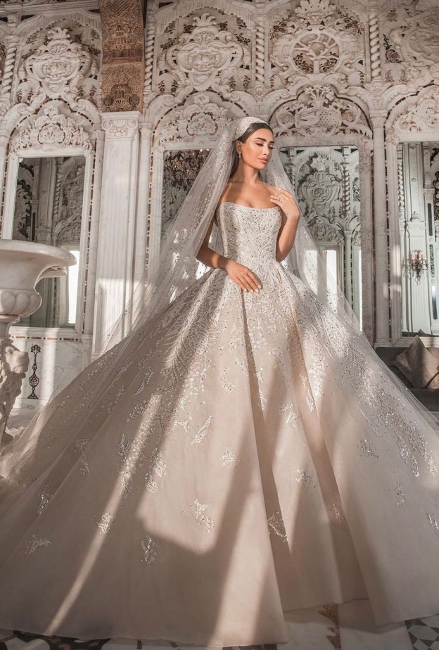 جيسيكا عازار بفستان الزفاف