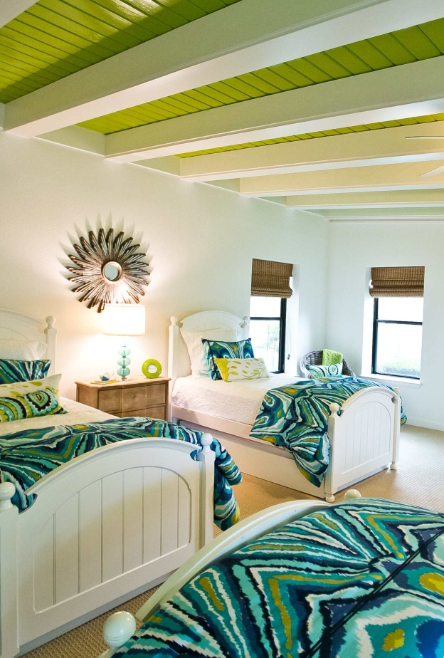 أسقف مطلية باللون الأخضر