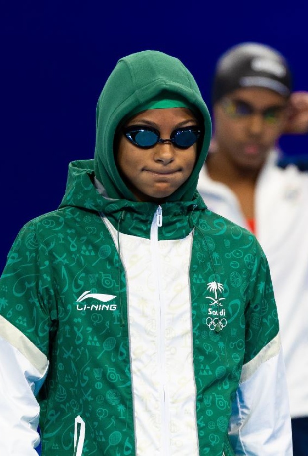 أول سباحة سعودية في تاريخ الأولمبياد تحقق رقما شخصيا جديدا