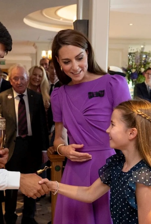 الأميرة كيت تقدم ابنتها للاعب ألكاراز الصورة من © Andrew Parsons - PA Images