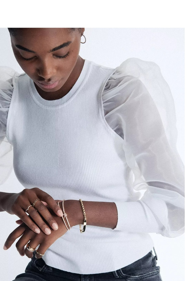 الصورة من تيفاني آند كو. Tiffany & Co