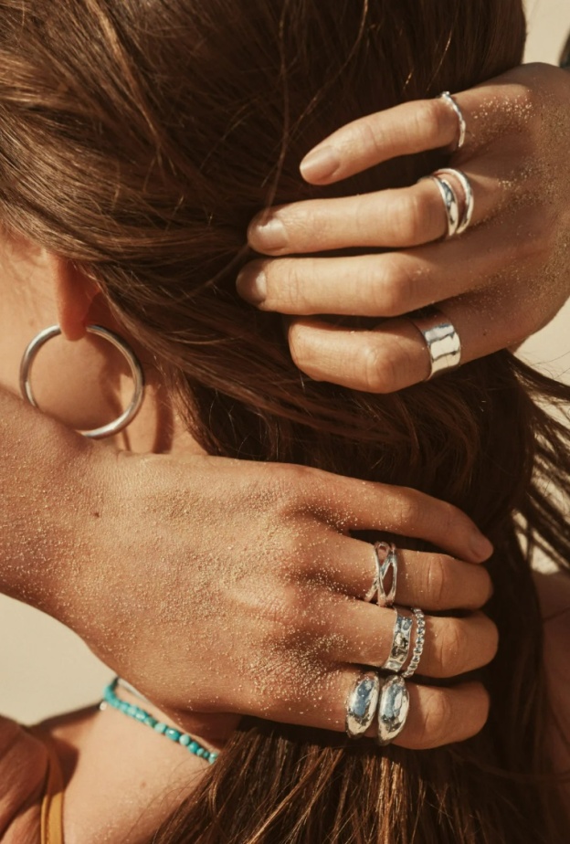 الصورة من مونيكا فينايدر Monica Vinader