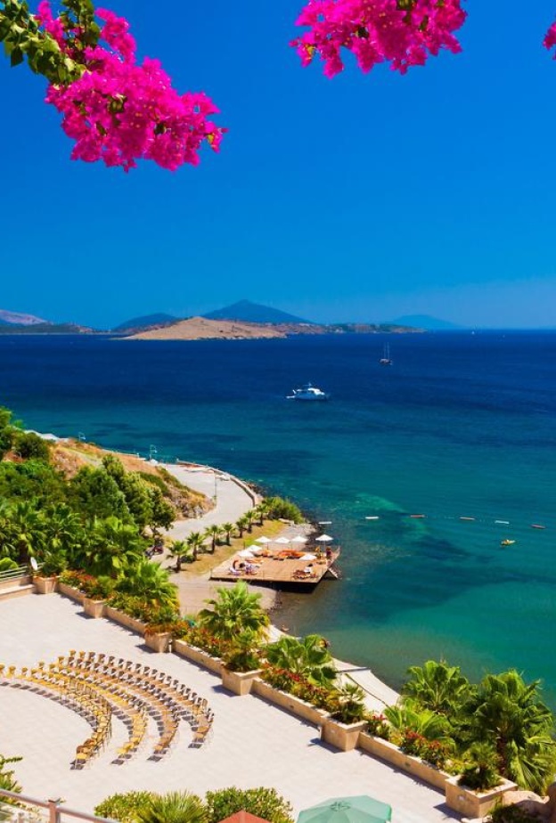 شهر عسل ساحر في بودروم التركية الوجهة التي جذبت إليها الكثير من المشاهير  