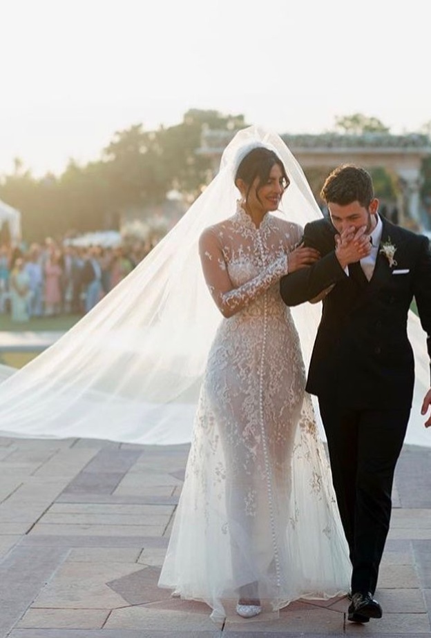 شاهدي أبرز تصاميم مجوهرات مشاهير العالم في حفلات زفافهم الفخمة