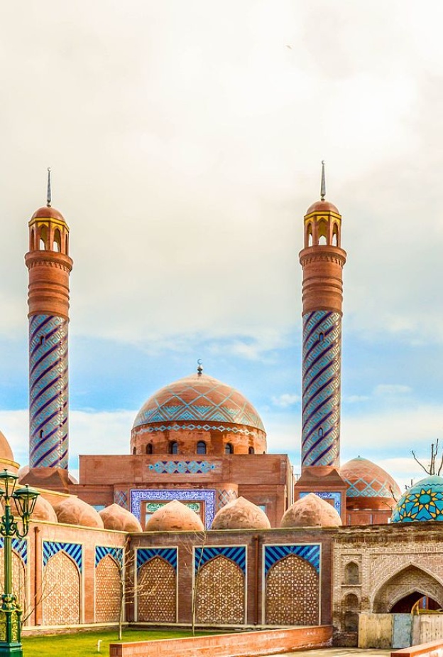 ضريح إمام زاده ابراهيم في أذربيجان بواسطة Sosialplus