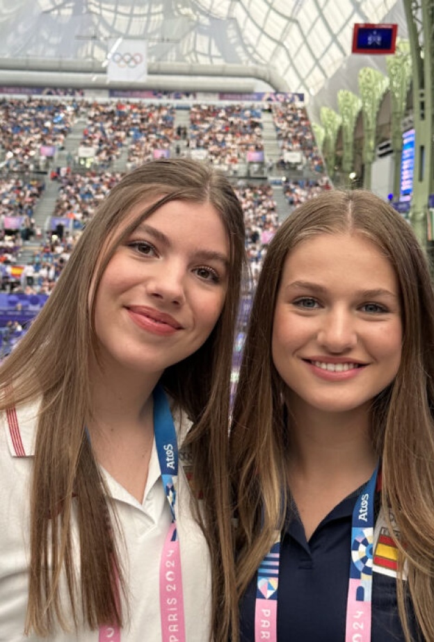 ظهور أنيق متواصل لأميرات إسبانيا ليونور وصوفيا في الألعاب الأولمبية