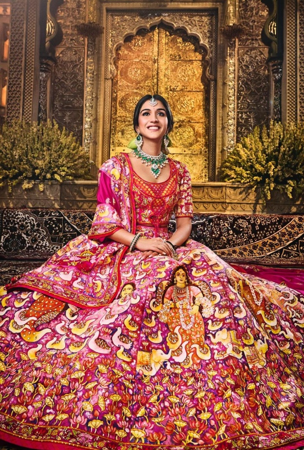 فستان العروس راديكا ميرشانت له معانيه الممزة