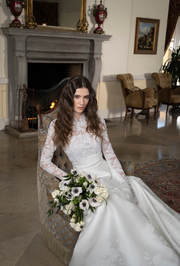 فستان زفاف من تصميم ريم عكرا