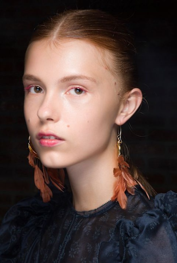 الماسكارا الملونة اتجاه عصري في صيف