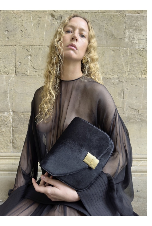 FERRAGAMO  تعود إلى موطنها في فلورنسا لتضع رؤيةَ الموسم الجديد