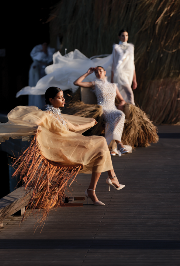 أسبوع الموضة في البحر الأحمر قصيدة لتناغم الثقافات وسرد فنون السفر بلغة الأزياء