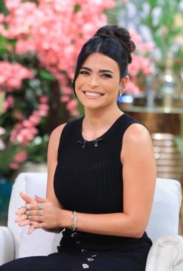 الفنانة أسماء جلال