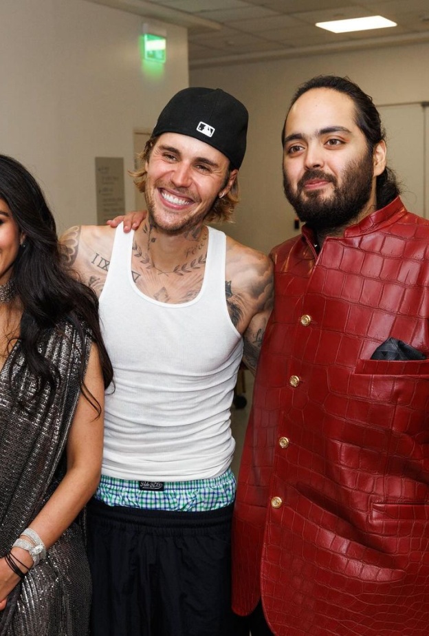 جاستن بيبر وأنانت أمباني وراديكا ميرشانت