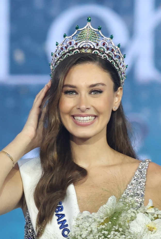 ندى كوسا ملكة جمال لبنان للعام 2024 وهذه تفاصيل حفل انتخابها وإطلالتها