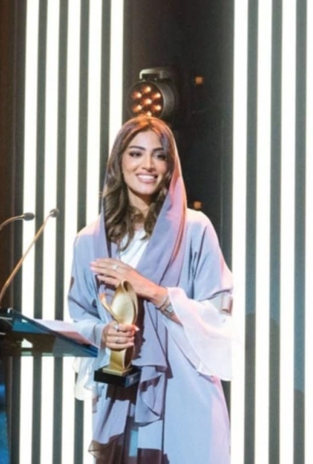 نخبة من الشخصيات بكاميرا المصورة نورة العمري بالتعاون مع نيوم