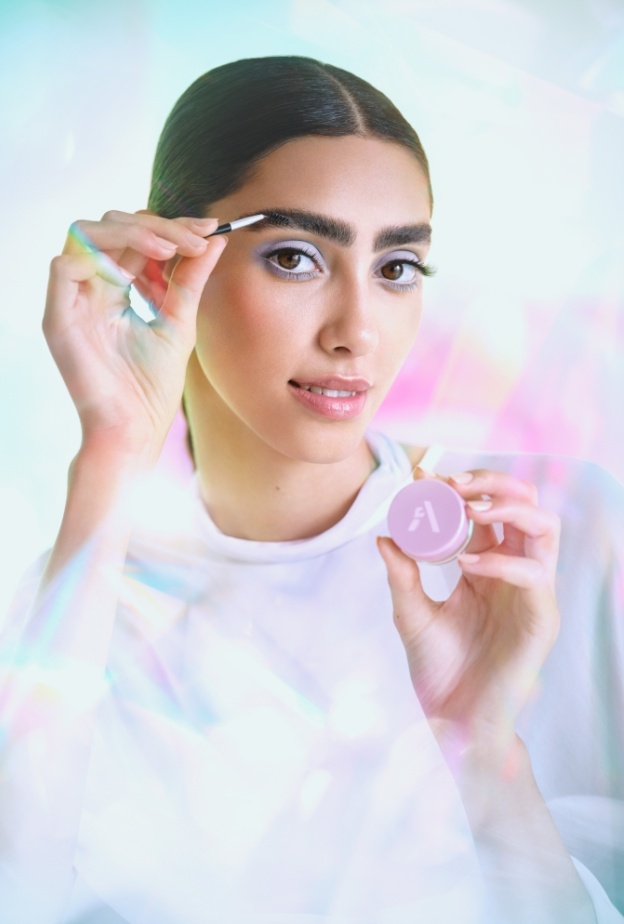 " أستيري بيوتي" تطلق مجموعتها الجديدة بعنوان "صيف مفرط الخيال"..إليك كل التفاصيل