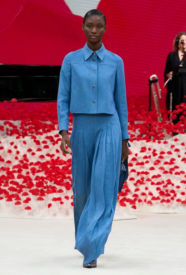 إطلالة من Akris