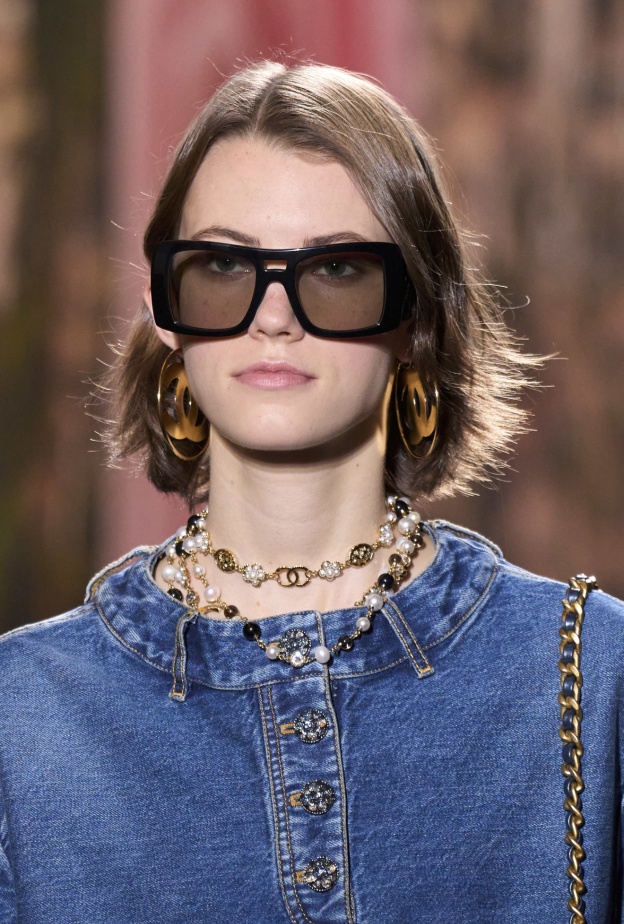 على طريقة دار CHANEL