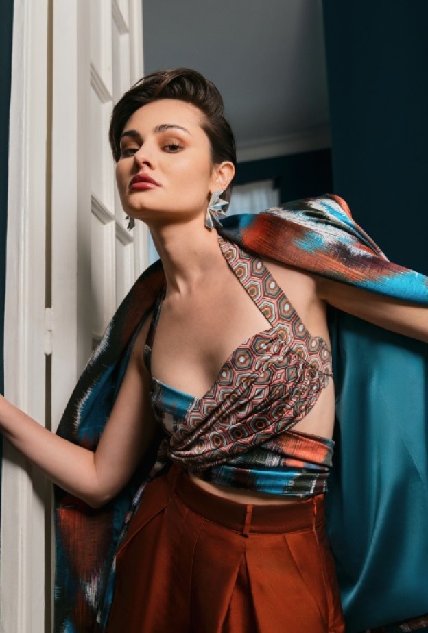 مصممة الأزياء Christine Massarany لـ"هي": ترّكز علامتي على التصاميم الخالدة عالية الجودة التي تجسد الحصرية