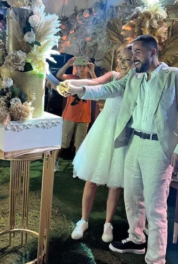 نادين تحسين بيك واياد عيسي في حفل زفافهما 