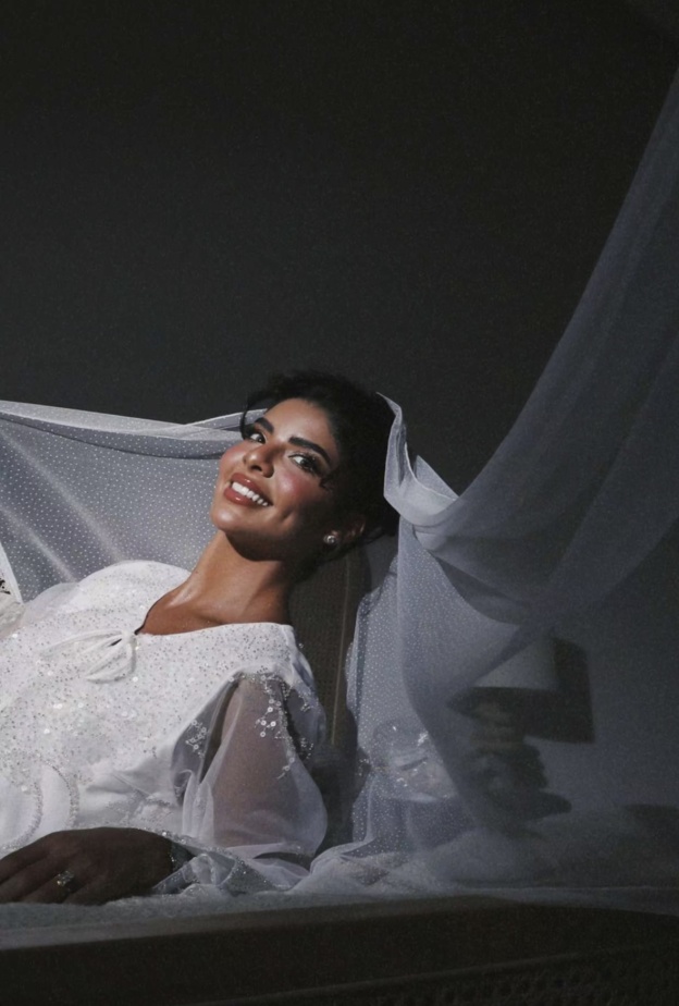 أصالة كامل تتألق بإطلالة ساحرة  في عقد قرانها من توقيع العلامة الإماراتية أشيانا 