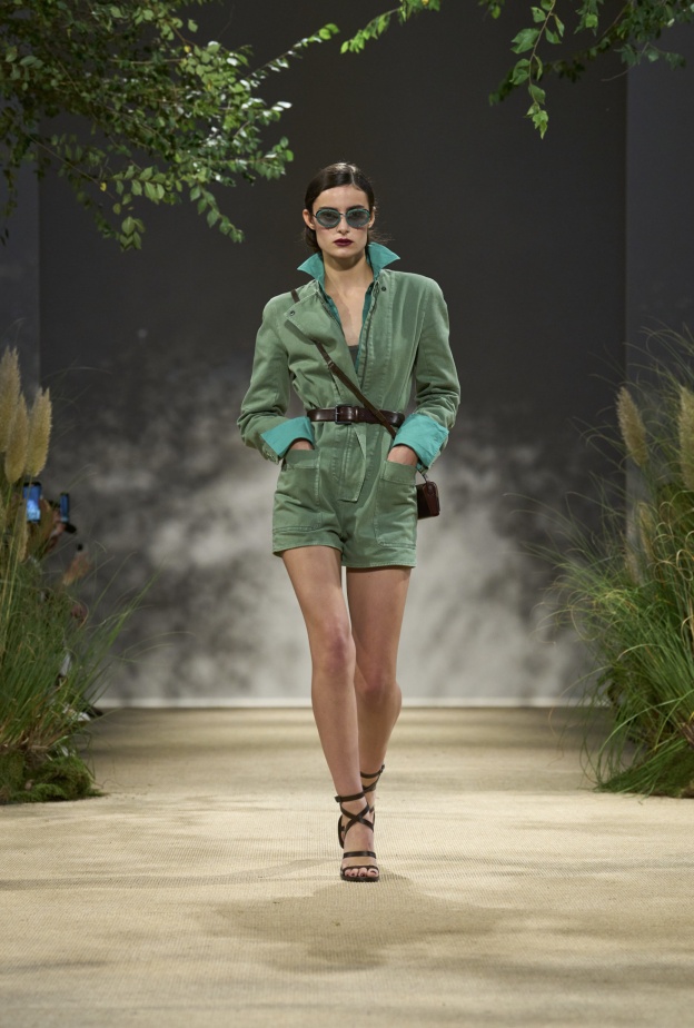 إطلالة من Max Mara