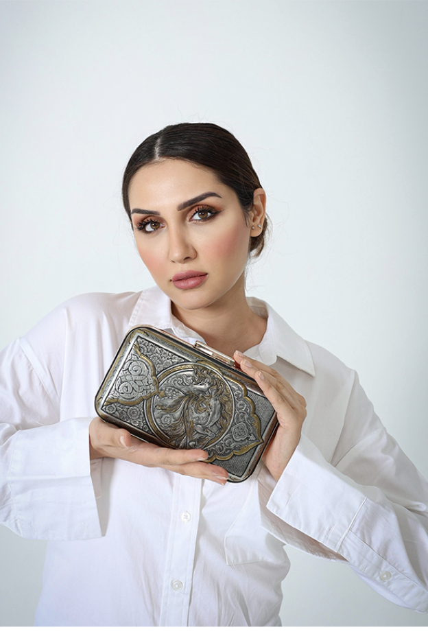 "رحلة مع جود"... حقائب تعكس عراقة الزمن الجميل