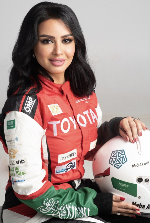 من مصممة أزياء إلى قائدة مركبات... مها الحملي تثبت أن المرأة قادرة على أن تعيش أكثر من حلم