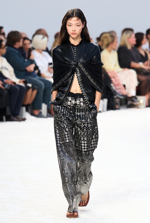 البنطلون كما لا ترينه من قبل ولابد أنه سيكون خيارك الأول هذا الصيف