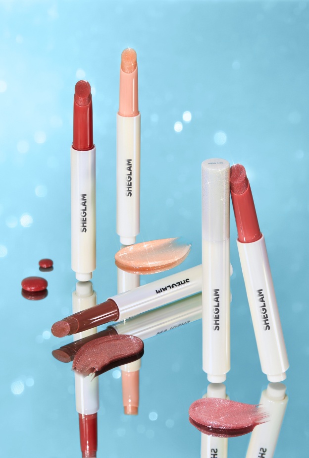 شيجلام تكشف عن ملمع ومكبّر الشفاه Pout-Perfect Shimmer Lip Plumper" 